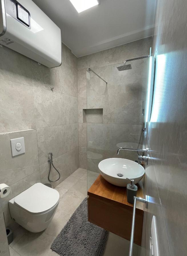 Proper Apartment 1 Тирана Екстериор снимка