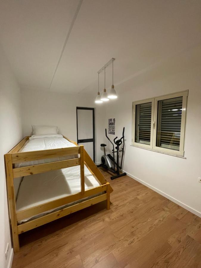 Proper Apartment 1 Тирана Екстериор снимка
