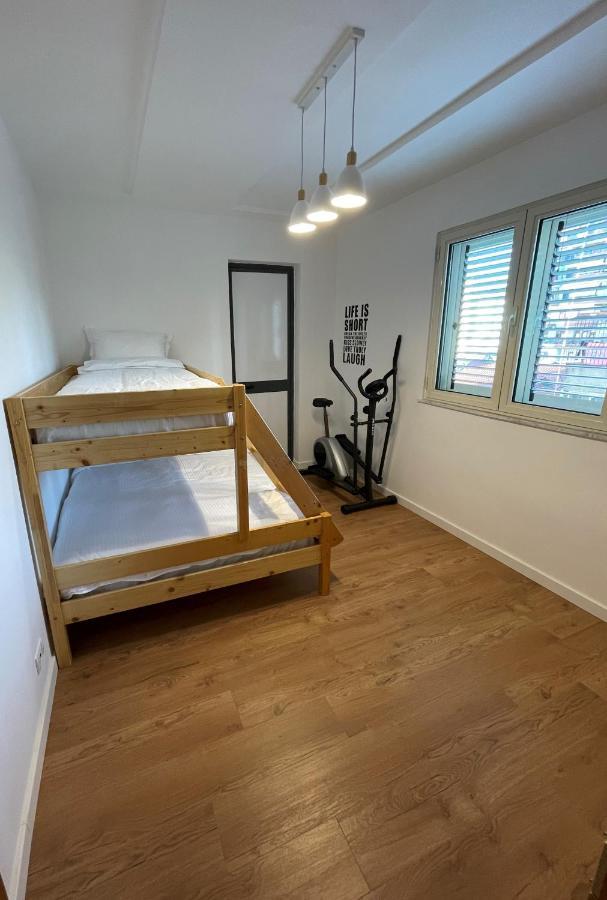 Proper Apartment 1 Тирана Екстериор снимка
